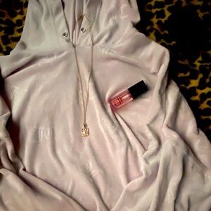 Polyester 95% spandex 5%
Other stuff not included